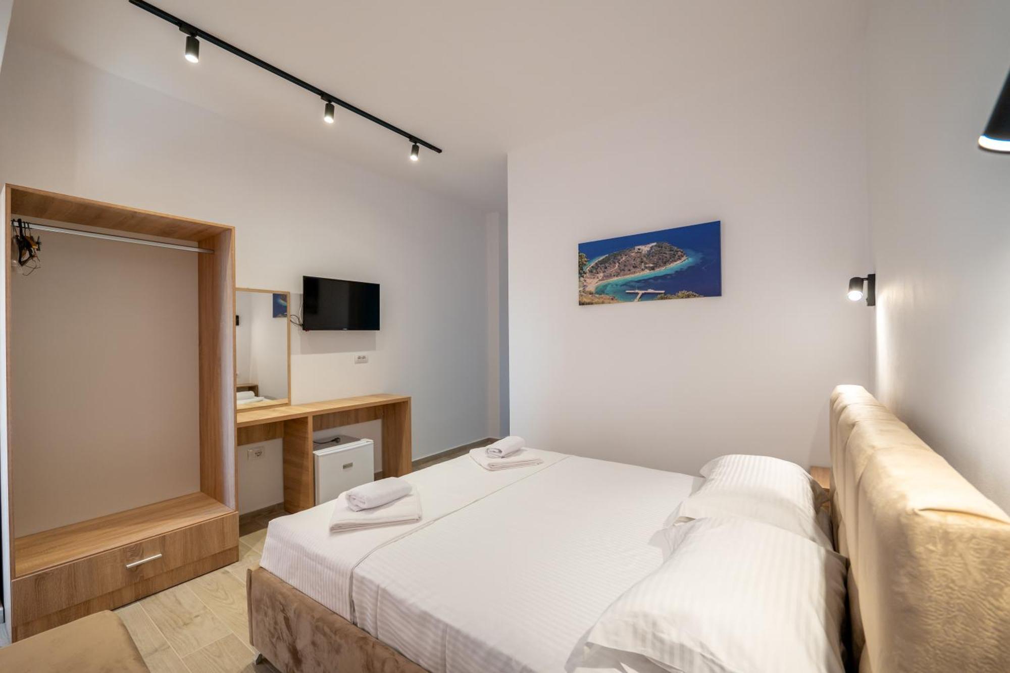 Hotel Perla Ksamil Exterior photo