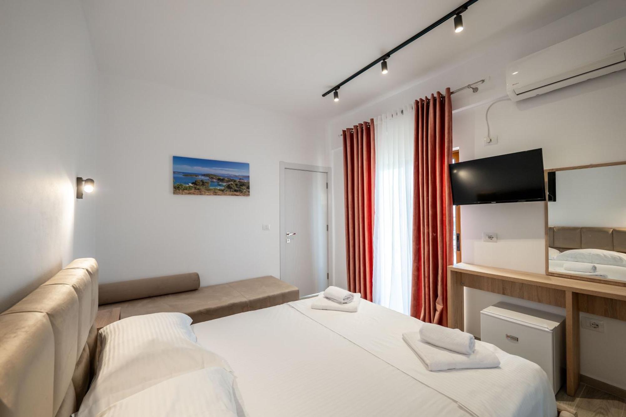 Hotel Perla Ksamil Exterior photo